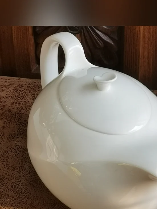 Wedgwood White Bone China  Teapot "Shape 225" - Picture 5 of 9